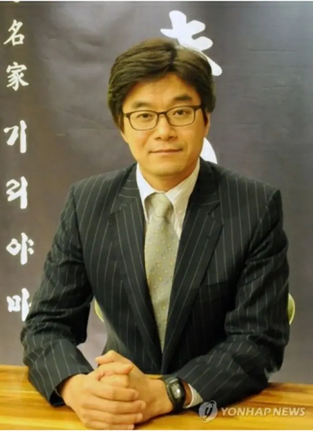 元外交官で、うどん店「桐山」の店主のシン・サンモク氏＝1日、ソウル（聯合ニュース）