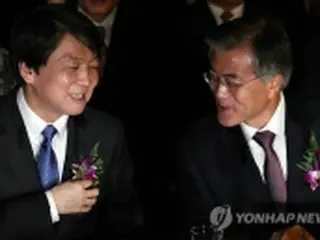 韓国大統領選候補の文氏　安氏に政策提携を提案