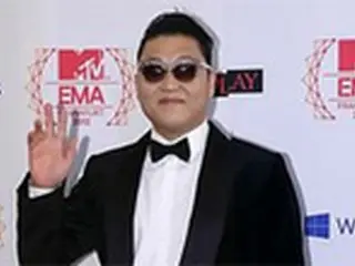 PSY、米AMAでニューメディア賞受賞