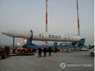30日打ち上げの韓国ロケット「羅老」　発射台へ