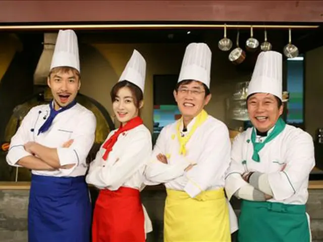 (左から)ノ・ホンチョル、カン・ソラ、イ・ギョンギュ、イ・スグン