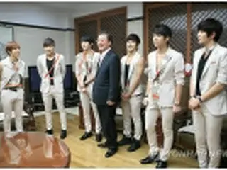 「INFINITE」のメンバー5人　そろって大学卒業