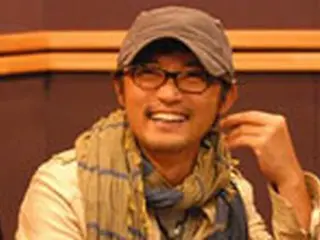 手術受けたアン・ジェウクが帰国、「結果は良好」…関係者