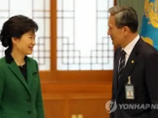 朴大統領「安保危機を優先」　国防部長官留任を発表