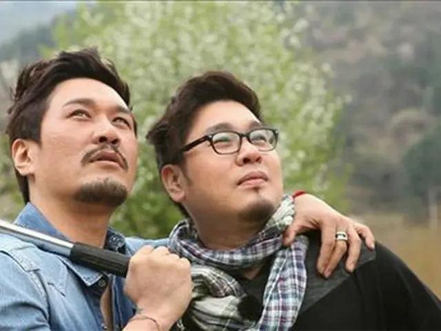 JKキム・ドンウク（左）とレイモンド・キム