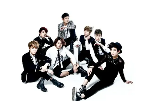 「U-KISS」