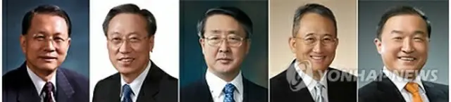 左から金淇春、朴ジュン雨、洪景植、尹敞繁、崔元永氏＝（聯合ニュース）