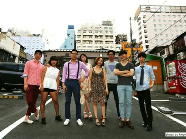 左からGlory(サックス)、Eolla(トロンボーン)、Datura(トランペット)、Miho(ベース)、Amy(ボーカル)、World-D(ドラムス)、Carol(ギター)、Jack Scut(鍵盤)