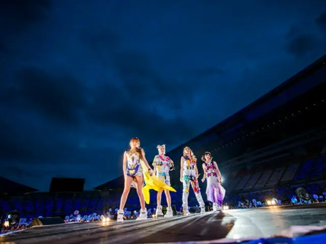 2NE1