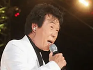 歌手ソン・デグァン夫人、詐欺容疑で拘束礼状