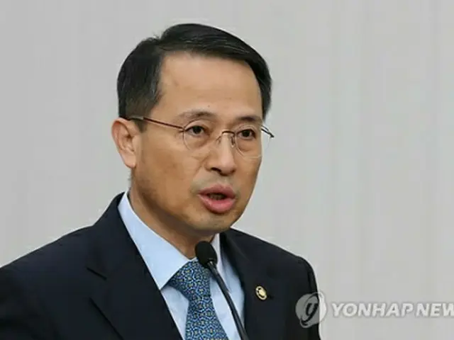 国会東北アジア歴史歪曲対策特別委員会の全体会議で発言する金次官＝8日、ソウル（聯合ニュース）