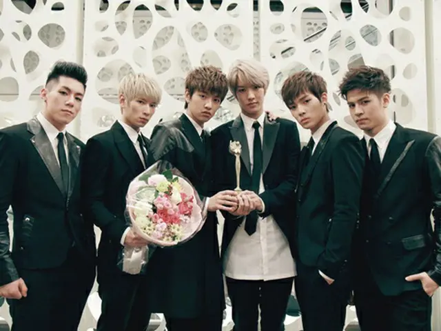 大韓民国文化芸能大賞で新人歌手賞を受賞した「CROSS GENE」