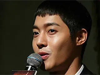 「感激時代」のショーケースを行ったキム・ヒョンジュン「美男から男性的なイメージに」