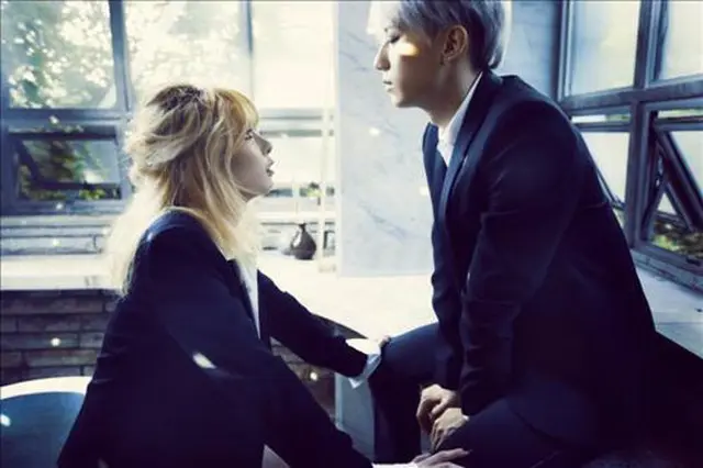 「Trouble Maker」ヒョンスン（右）とヒョナ