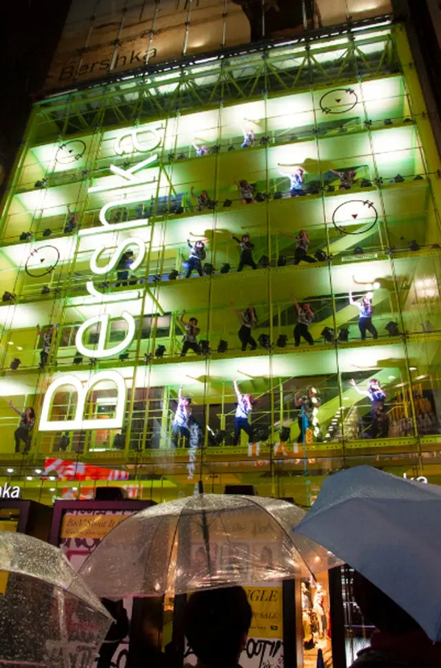 BoA “Shout It Out” Window Showcase at Bershka