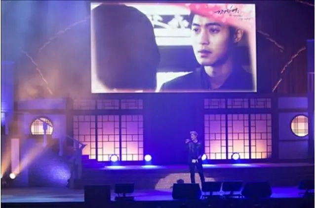ファンミーティングでファンを熱狂させるキム・ヒョンジュン＝31日、横浜（聯合ニュース）