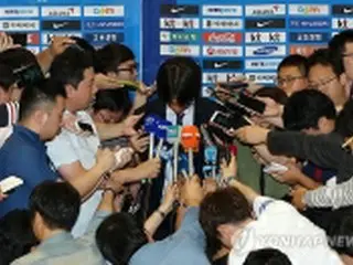 W杯敗退の韓国代表が帰国　洪監督「国民に申し訳ない」