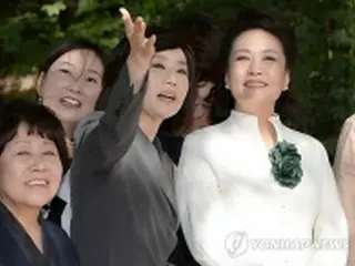 韓中首脳夕食会に習主席夫人の代表曲　夫人も韓流通アピール