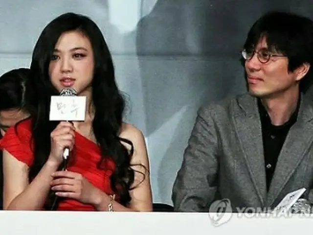 キム・テヨン監督と女優タン・ウェイ＝（聯合ニュース）