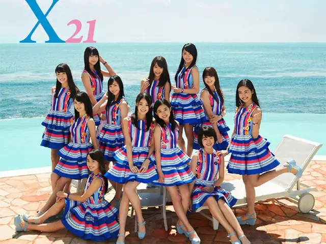 「X21」の「恋する夏！」ジャケット写真
