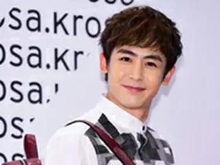 「2PM」ニックン、デザインを手がけたバッグを披露