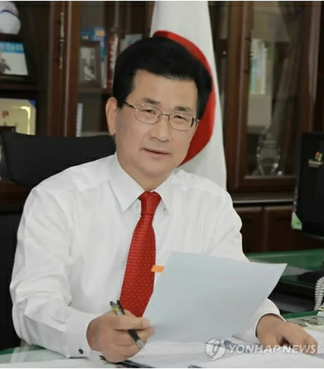 忠清北道の李始鍾知事＝（聯合ニュース）