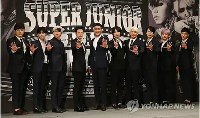 ショーケースを開いたSUPER JUNIOR＝28日、ソウル（聯合ニュース）