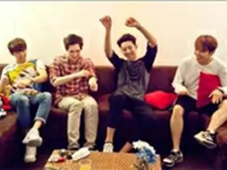 「CNBLUE」が韓国で写真集発売　携帯写真も収録