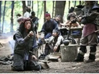 韓国映画「海賊」　2週連続週末興行トップ