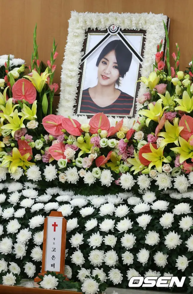 事故により死亡した 「LADIES' CODE」ウンビ