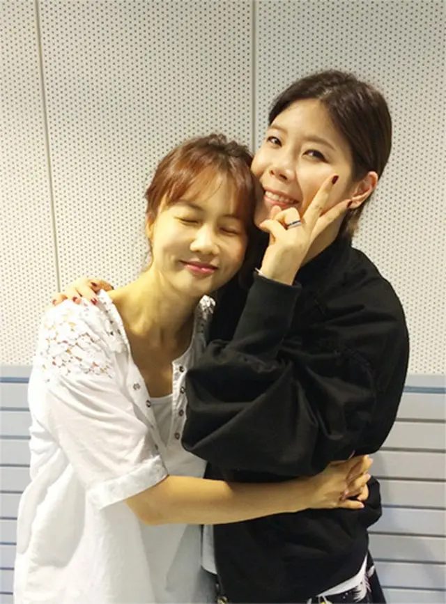 Lynとパク・ソヒョン（提供:OSEN）