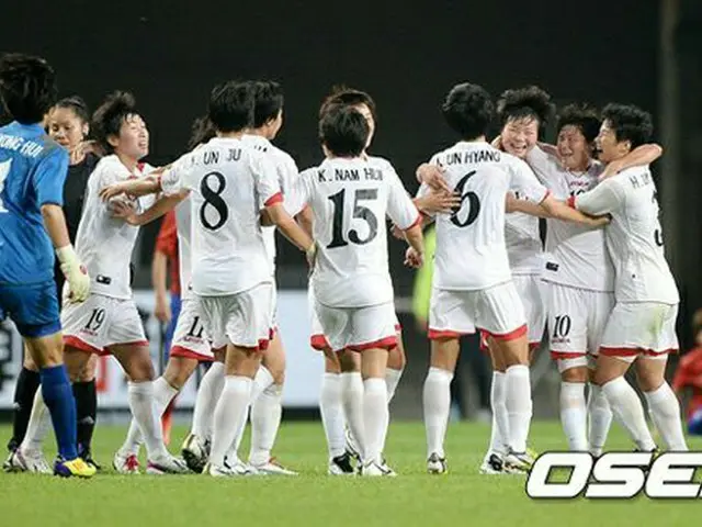 喜びを爆発させる北朝鮮女子サッカー代表チーム