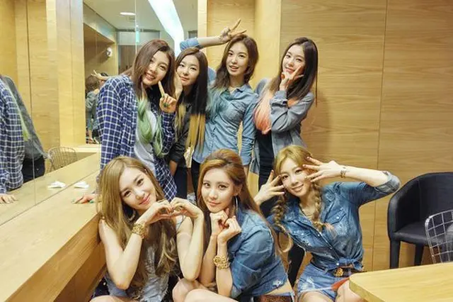 「テティソ」と「Red Velvet」:SM TOWN GLOBAL公式Twitterより（提供:OSEN）