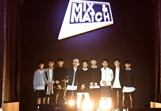 「iKON」メンバー写真(左より、チョン・チャヌ、ヤン・ホンソク、チョン・ジンヒョン、B.I、キム・ジンファン、BOBBY、キム・ドンヒョク、ク・ジュンフェ、ソン・ユンヒョン）