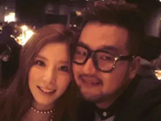 キム・テウ、美人妻とのツーショットを公開