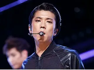 「2PM」ウヨン、公演中にステージから転落