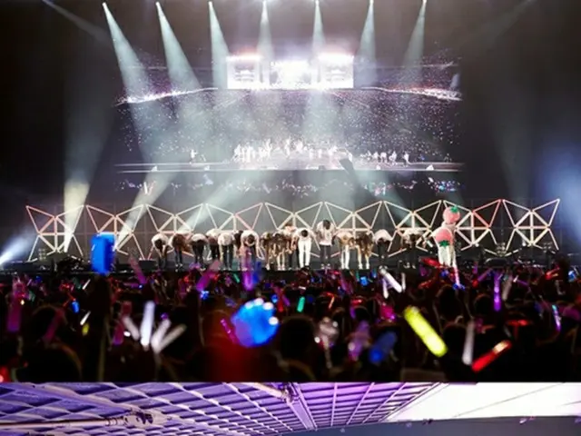 「SMTOWN LIVE」日本公演で2日間12万人を動員し累積観客数が100万人を突破した:SMエンタテインメントより（提供:News1）
