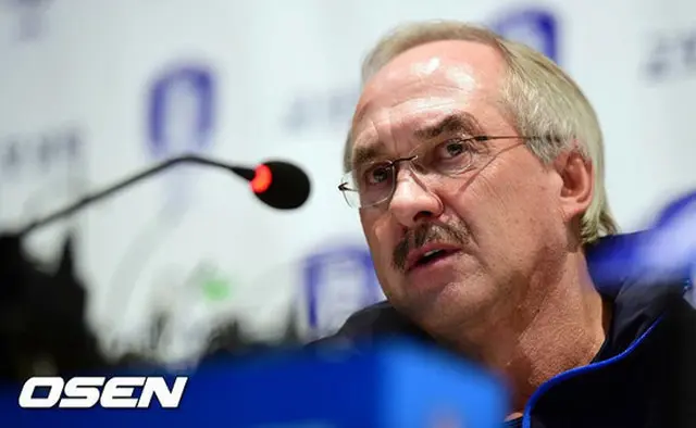 ウリ・シュティーリケ韓国サッカー代表チーム監督の第一歩を国際サッカー連盟（FIFA)も注目した。（提供:OSEN）