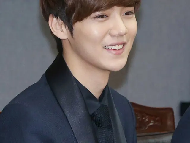 グループ「EXO」の中国人メンバーLUHAN（ルハン）の訴訟が明らかになった10日、韓国の所属会社の「SMエンタテインメント」の株価は大暴落した