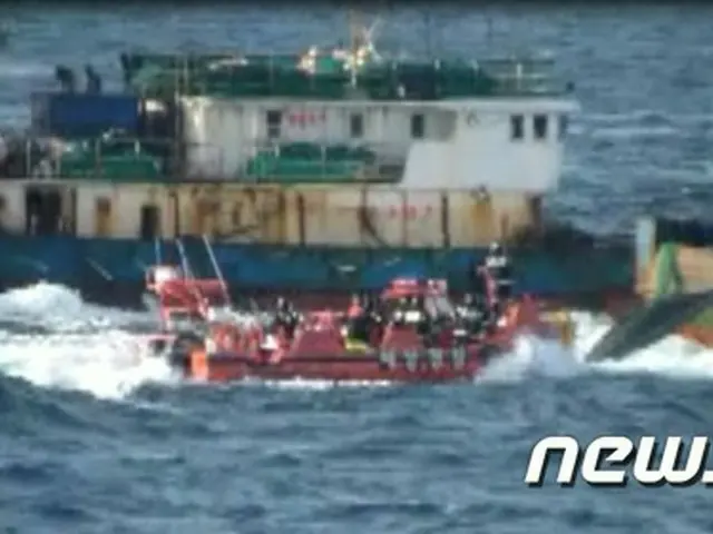 韓国南西部の全羅北道・扶安郡の沖合で10日午前、韓国海洋警察は不法操業をしていた中国漁船を発見し発砲したところ、中国戦の船長が韓国側の銃弾にあたり死亡した（画像:news1）