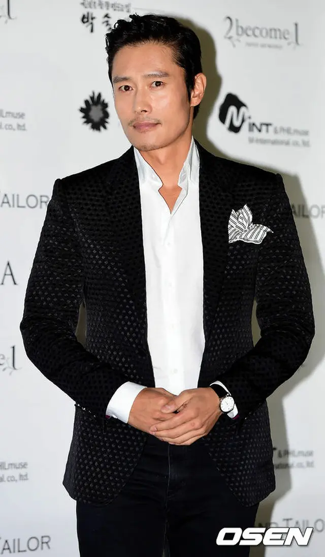 本日11時10分、韓国のソウル中央地方裁判所では世間を騒がせた俳優イ・ビョンホンの「5億円事件」の初公判があった。（写真提供:OSEN）