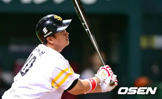 日本ハムに大きくリードされるも3安打2打点と奮闘したイ・デホ（李大浩）