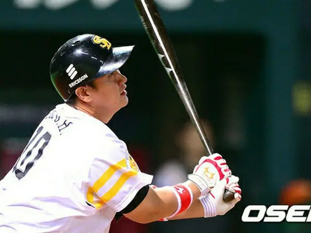 日本ハムに大きくリードされるも3安打2打点と奮闘したイ・デホ（李大浩）