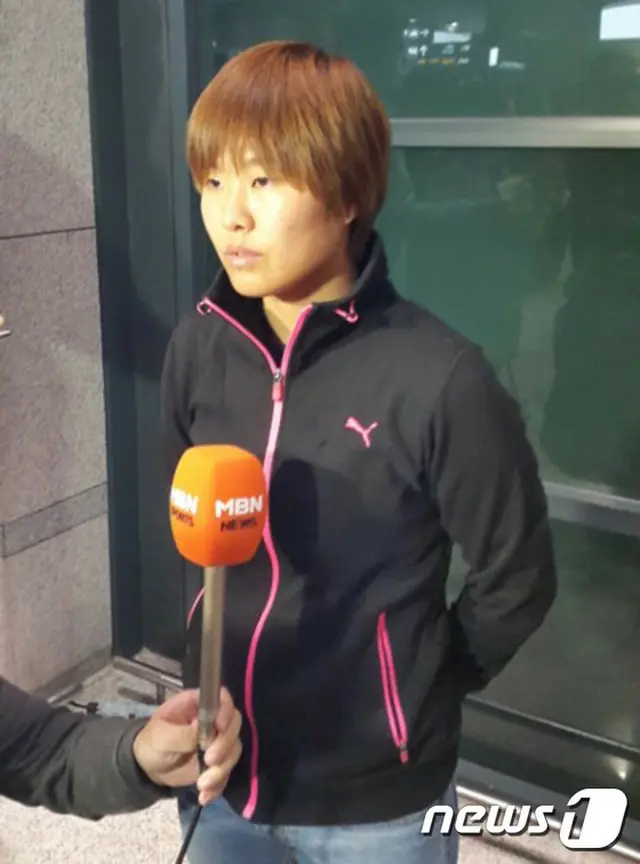 イングランドでの初シーズンを終えた韓国女子サッカー界の看板選手チ・ソヨンが20日午前、仁川空港に帰国し自身の活躍について冷静な評価をした。（提供:news1）