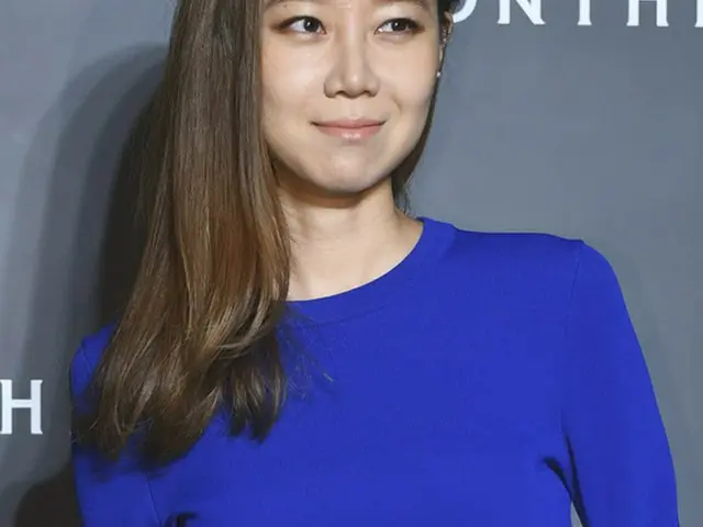 コン・ヒョジンは演劇「リタの教育」の主演を担い、12月3日の大学路（テハンノ）での初演を控え、作品準備に没頭している。