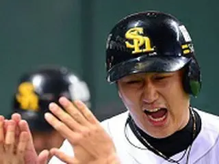 ソフトバンク・李大浩、「チャンピオンリングをはめて釜山に帰る」