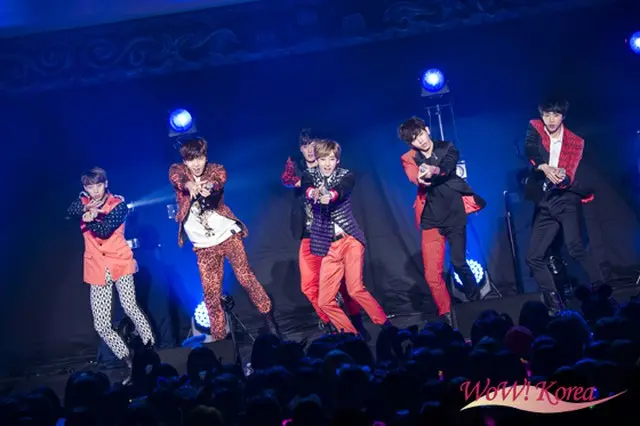 「U-KISS」