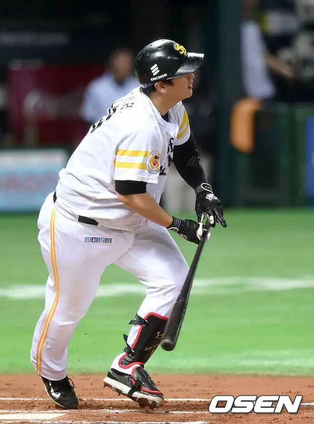 日本シリーズ第3戦も李大浩が活躍して、チームを2連勝に導いた。（提供:OSEN)
