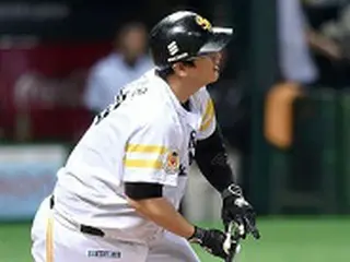 ソフトバンク・李大浩、満塁のチャンスに2打点…これぞ4番