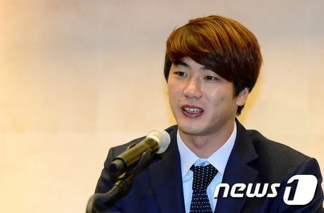 韓国プロ野球SKワイバーンズと韓国を代表するサウスポー、キム・グァンヒョン（金廣鉉、26）がアメリカ・メジャーリーグ進出意思を公式宣言した。その中で、「12月に結婚する」と明らかにした。